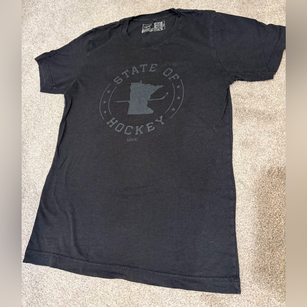 UNRL State of Hockey Men’s Small t-shirt